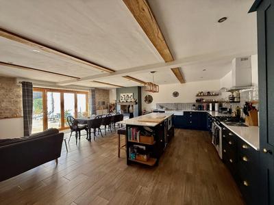 Propriété - 550 m² - 29 pièces