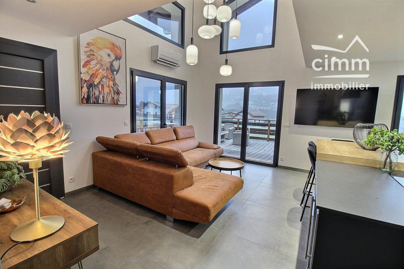 Maison - 90 m² - 4 pièces