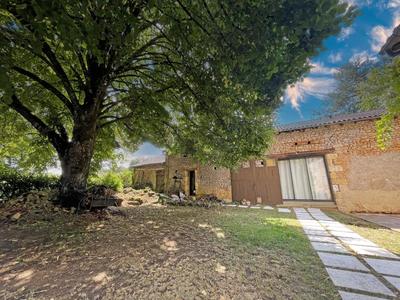 Maison en pierre - 228 m² - 8 pièces