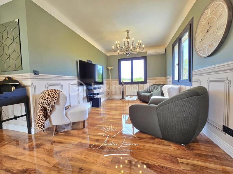 Maison - 200 m² - 6 pièces