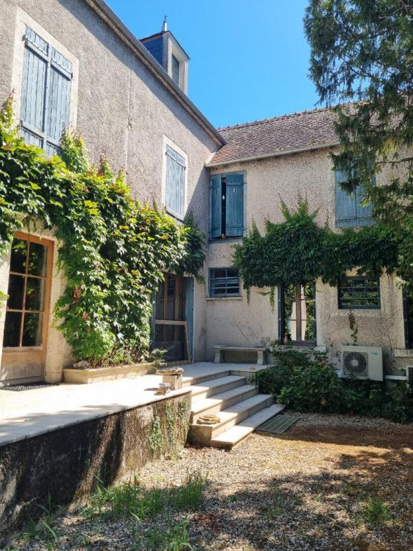 Propriété - 316 m² - 9 pièces