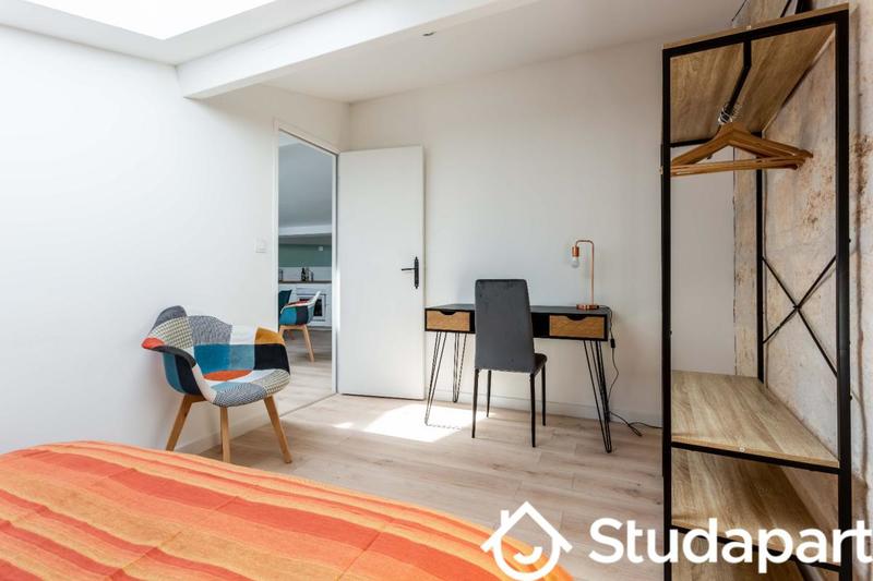 Chambre - 12 m² - 1 pièce