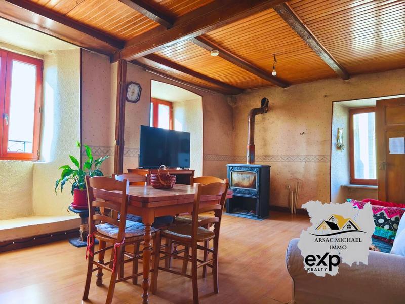 Maison traditionnelle - 215 m² - 8 pièces