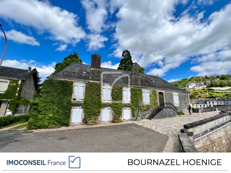 Maison - 322 m² - 12 pièces