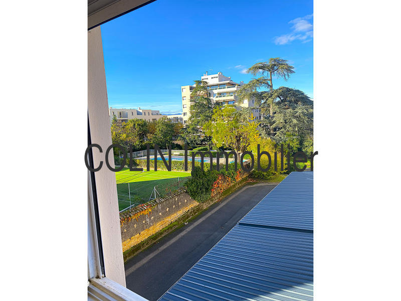 Appartement - 90 m² - 4 pièces