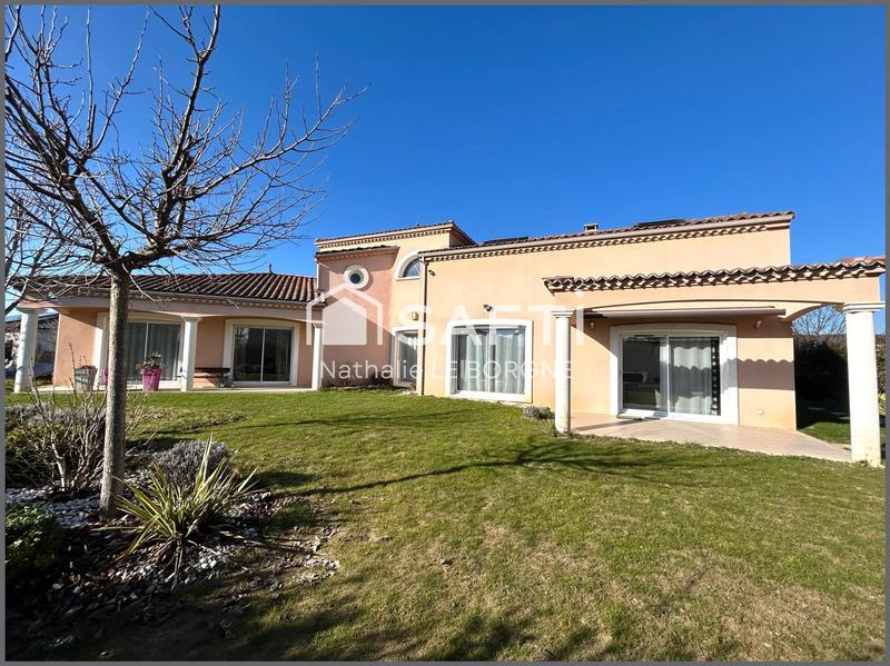 Villa - 220 m² - 7 pièces