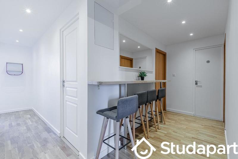 Chambre - 10 m² - 1 pièce