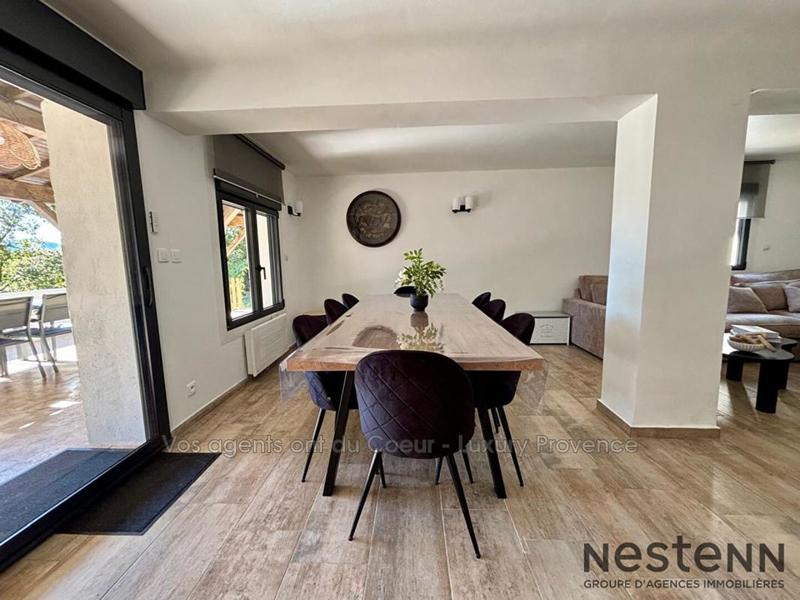 Propriété - 140 m² - 6 pièces