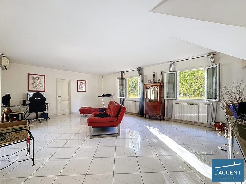 Maison - 163 m² - 6 pièces