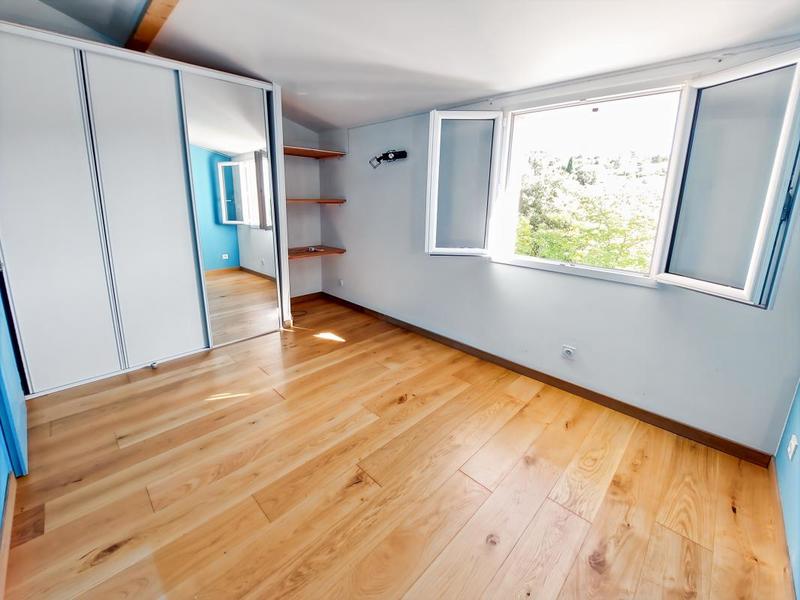 Maison - 168 m² - 8 pièces