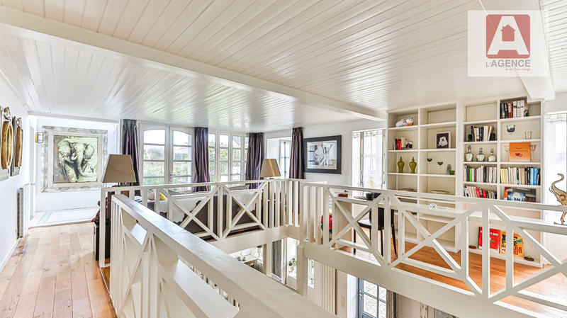 Maison - 234 m² - 7 pièces