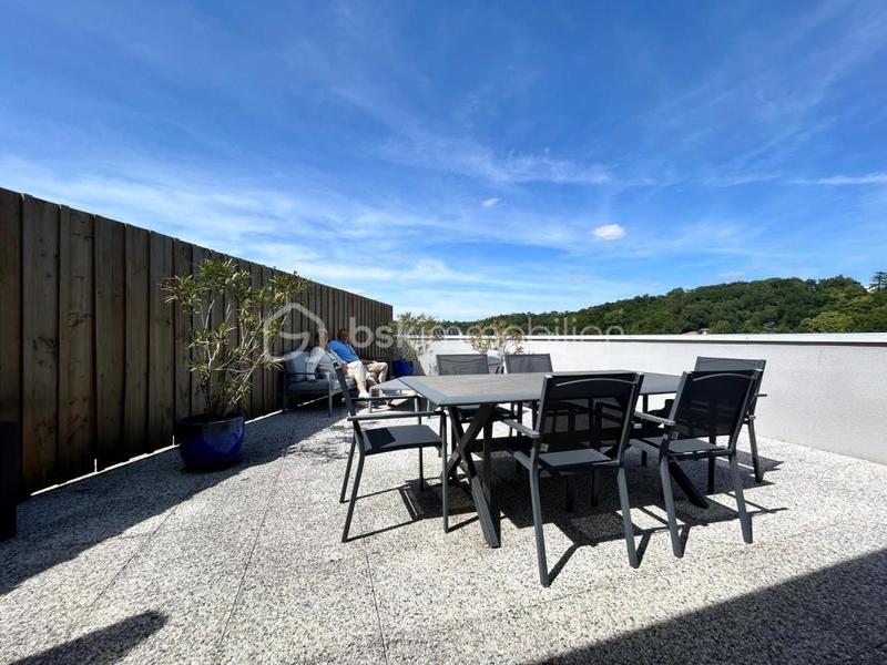 Appartement - 96 m² - 3 pièces