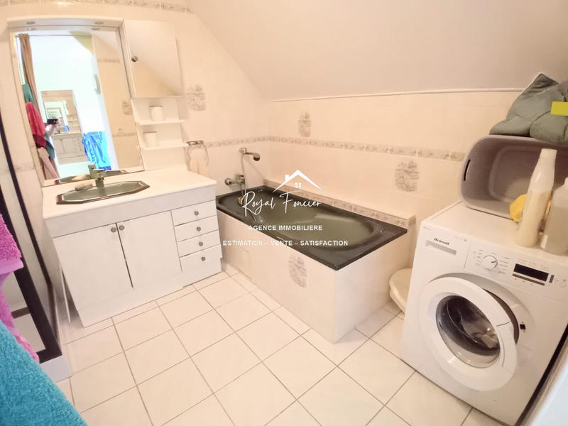 Maison traditionnelle - 296 m² - 12 pièces