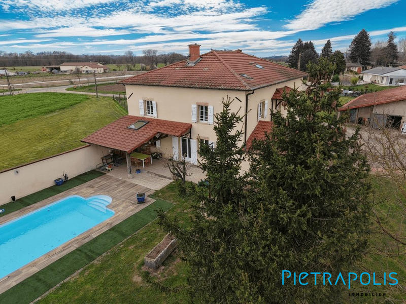 Maison ancienne - 357 m² - 5 pièces