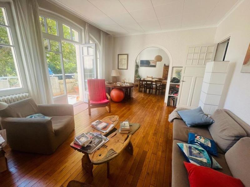 Maison bourgeoise - 180 m² - 8 pièces