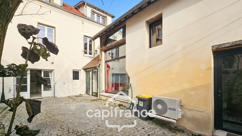 Maison - 223 m² - 8 pièces