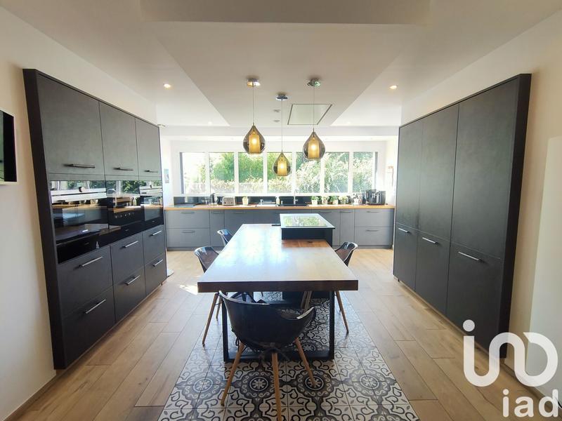 Maison - 206 m² - 7 pièces