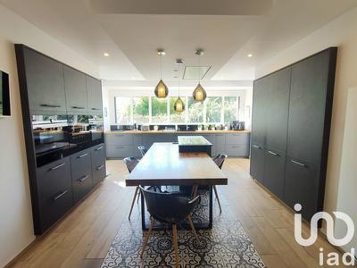 Maison - 206 m² - 7 pièces