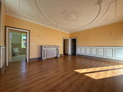 Maison - 104 m² - 10 pièces