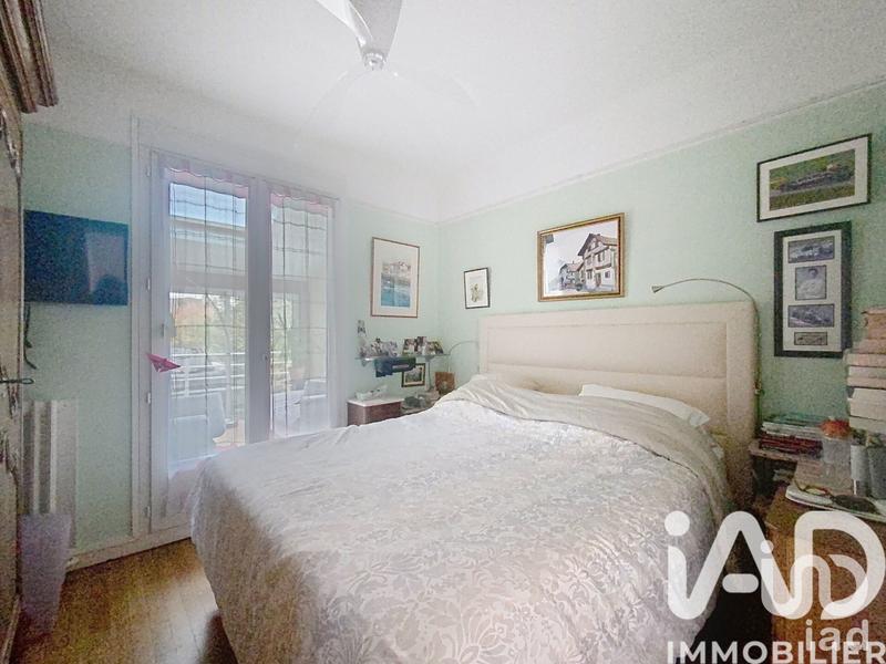 Maison - 218 m² - 9 pièces