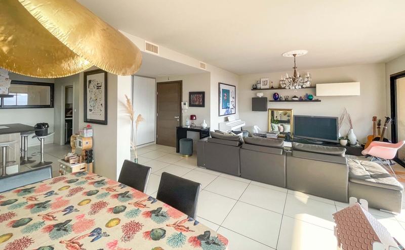 Appartement - 120 m² - 5 pièces