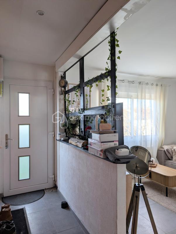 Maison traditionnelle - 90 m² - 4 pièces