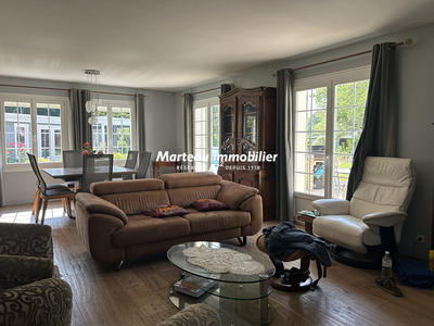 Maison - 178 m² - 8 pièces