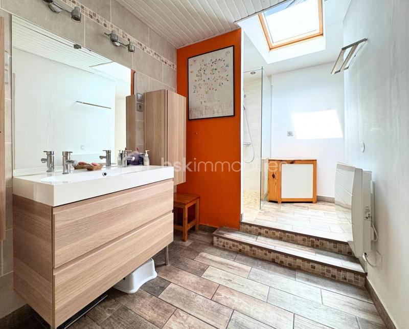 Maison - 146 m² - 8 pièces