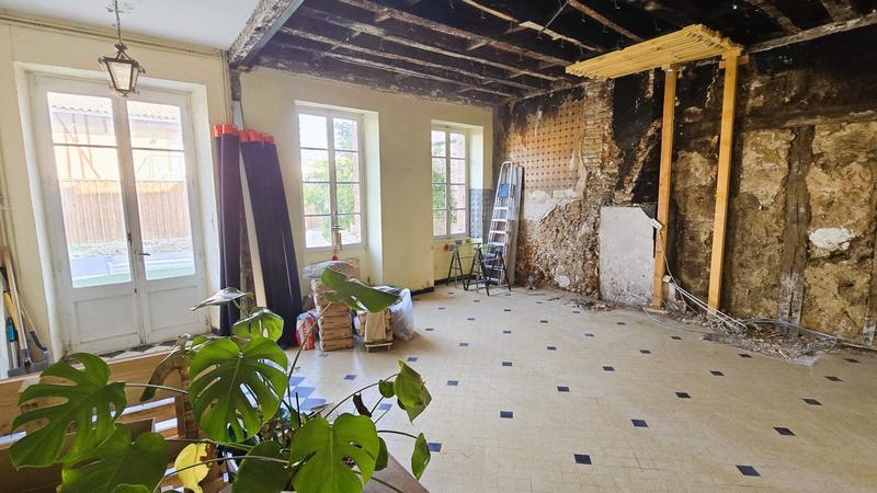 Maison - 333 m² - 6 pièces