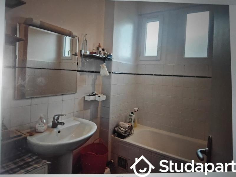 Chambre - 80 m² - 1 pièce