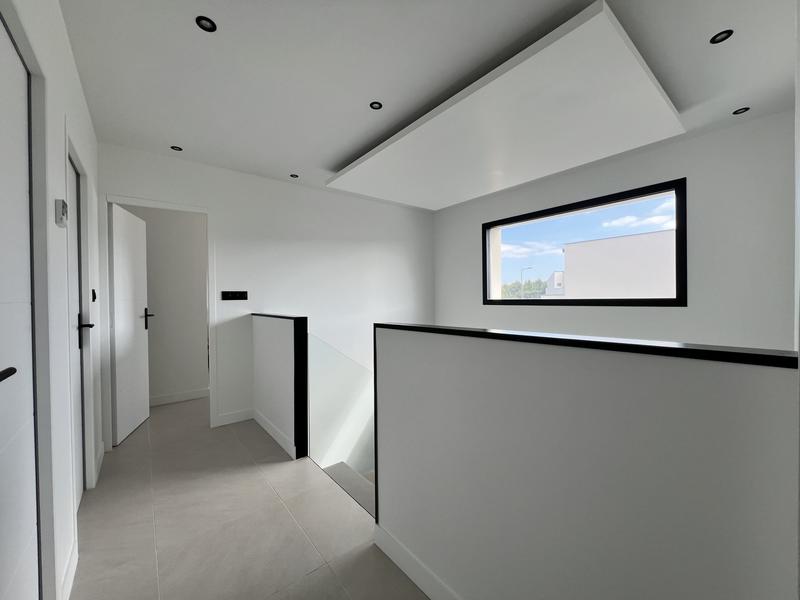 Maison contemporaine - 145 m² - 7 pièces