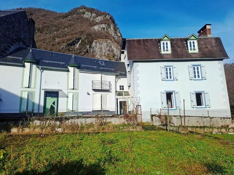 Maison - 190 m² - 8 pièces