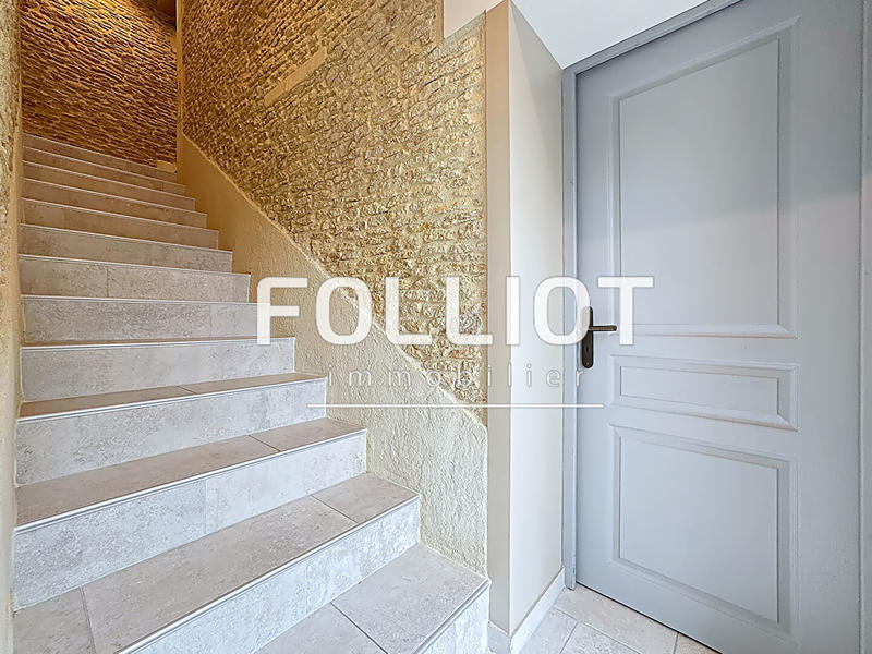 Maison - 220 m² - 6 pièces