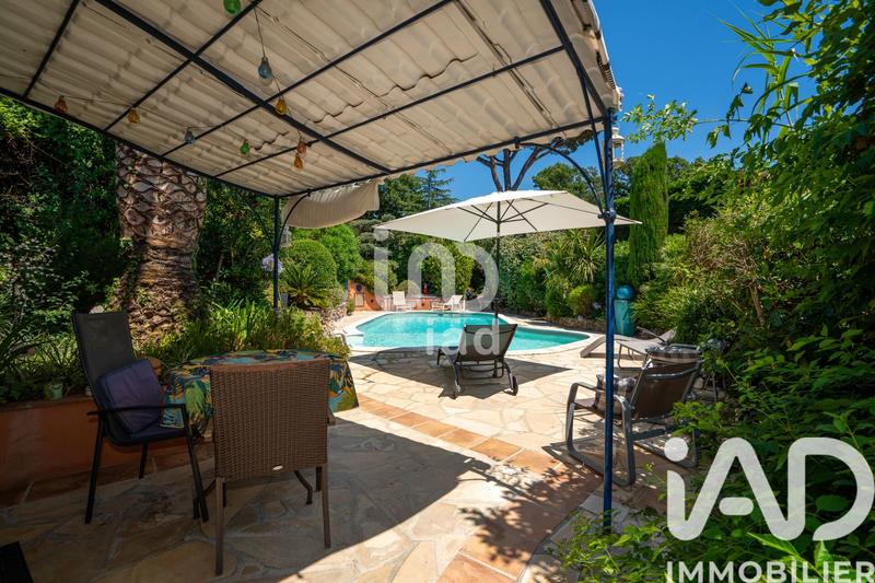 Maison - 153 m² - 5 pièces