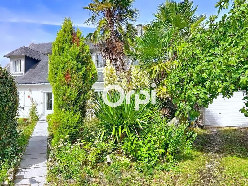 Maison - 245 m² - 9 pièces