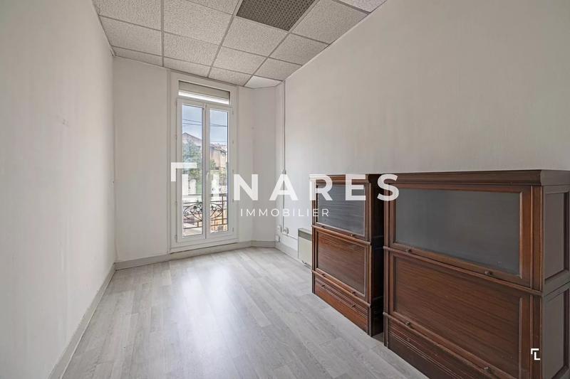 Bureau - 200 m² - 11 pièces