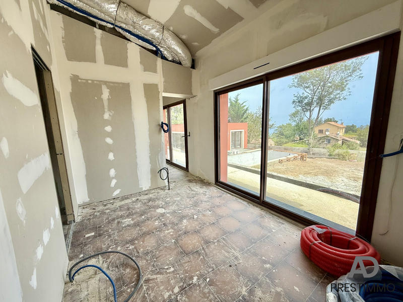 Villa - 184 m² - 5 pièces