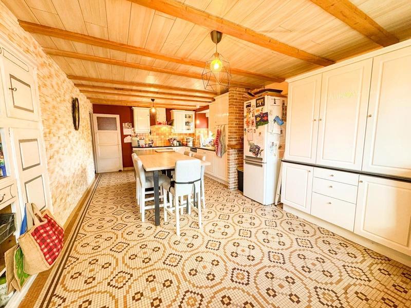 Maison - 271 m² - 7 pièces