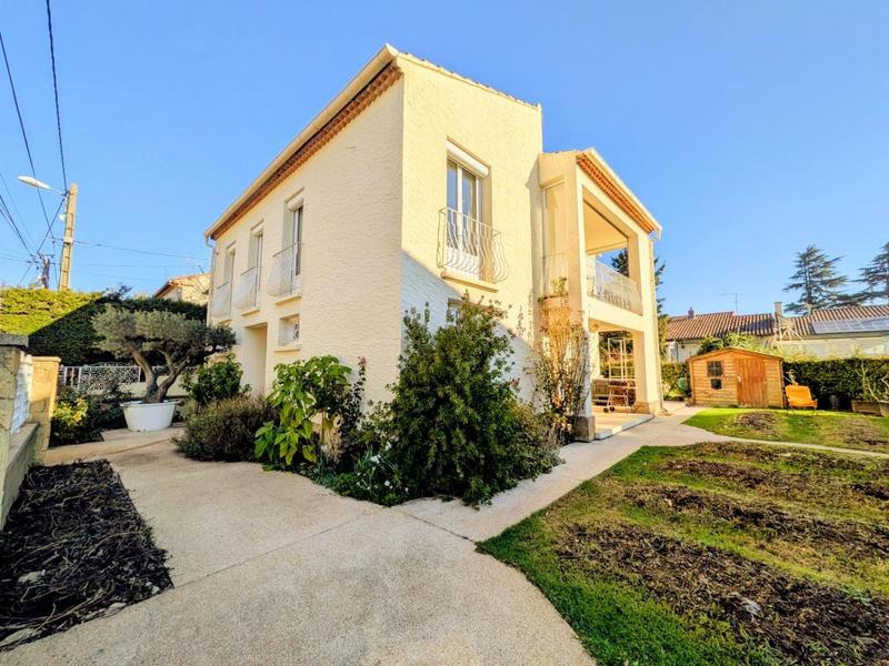 Maison - 184 m² - 7 pièces