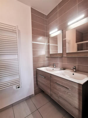 Appartement - 102 m² - 4 pièces