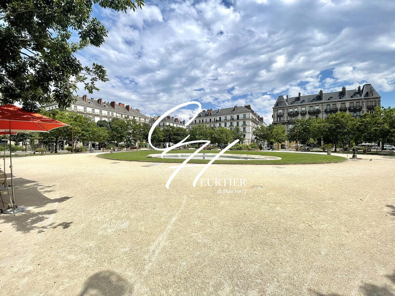 Parking / Garage - 12 m²