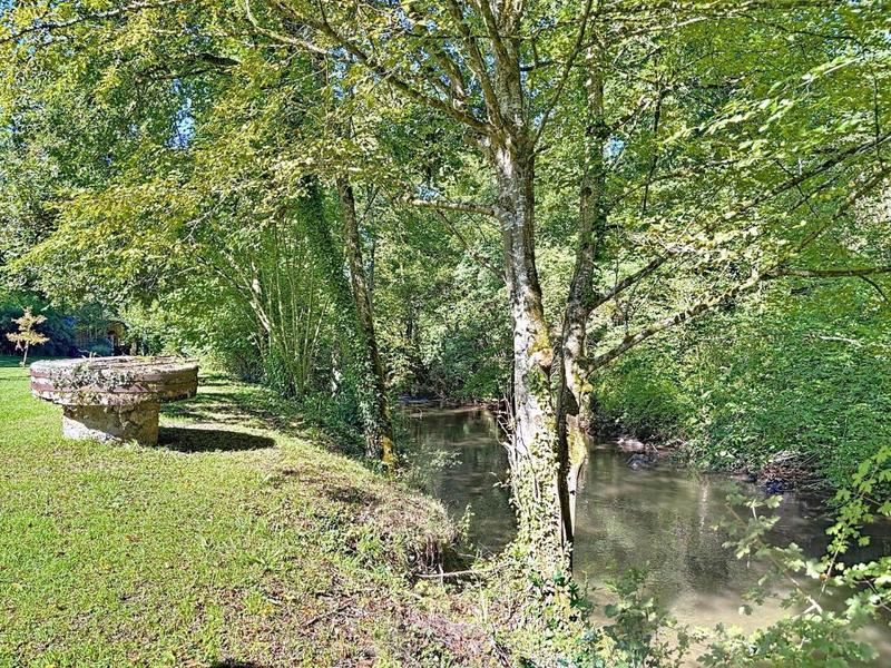 Maison - 463 m² - 19 pièces