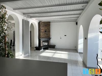 Maison - 182 m² - 5 pièces