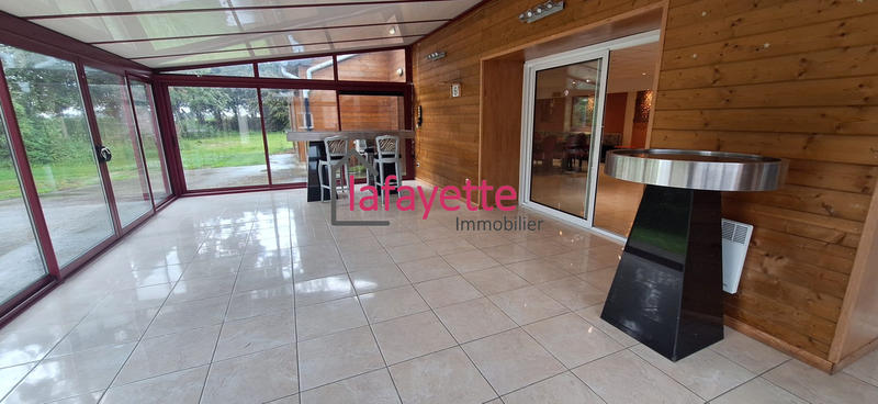 Maison ancienne - 1 000 m² - 11 pièces