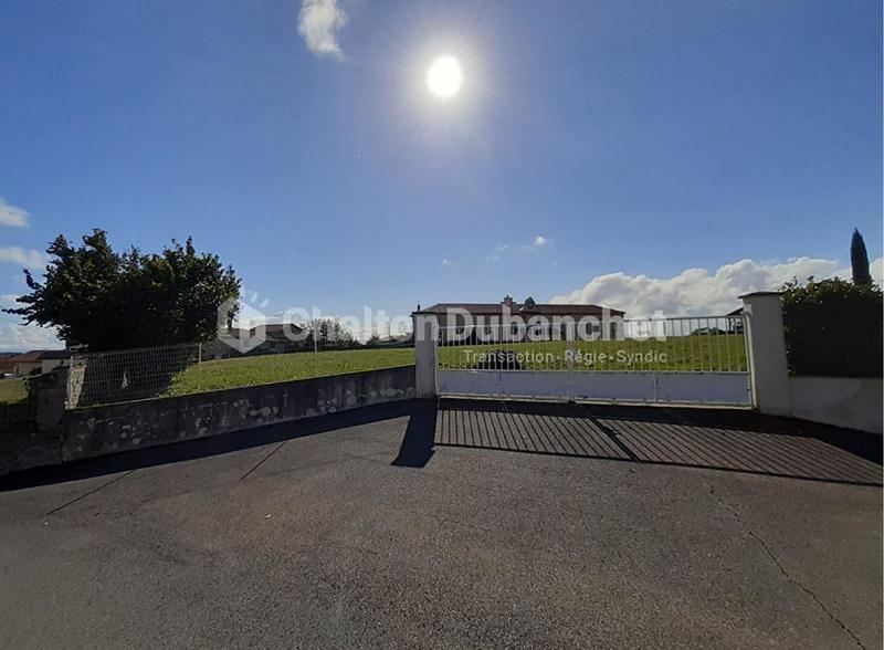 Terrain constructible - 2 738 m²