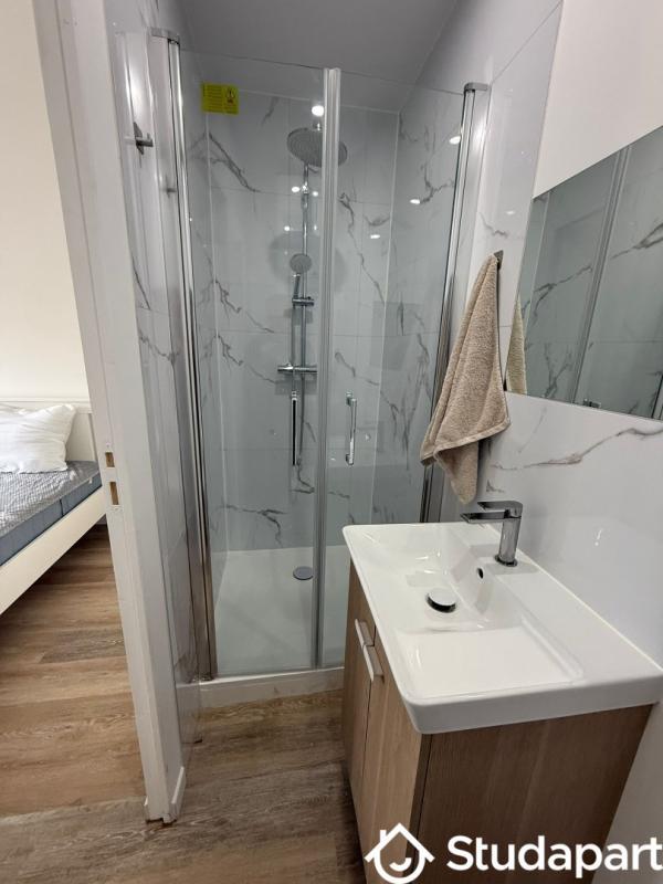 Chambre - 12 m² - 1 pièce