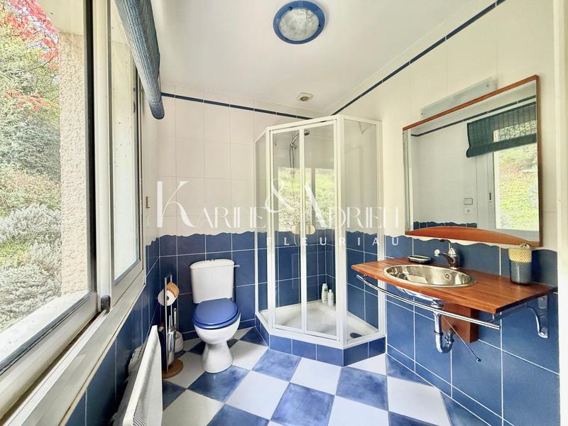 Maison - 290 m² - 10 pièces