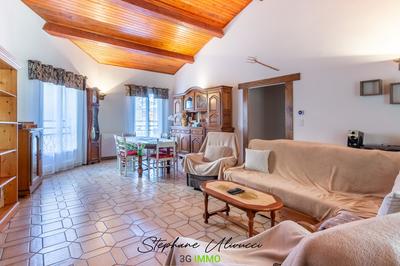 Maison - 145 m² - 11 pièces