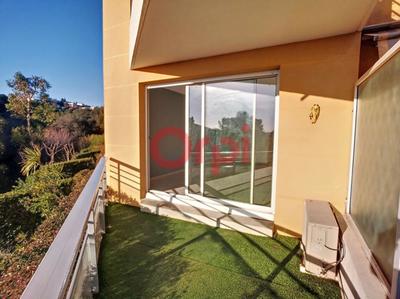 Studio - 40 m² - 1 pièce