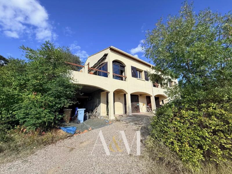 Villa - 202 m² - 7 pièces